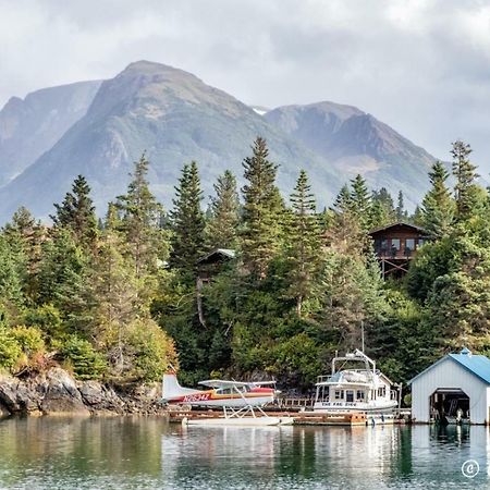 Stillpoint Lodge - All-Inclusive Halibut Cove Экстерьер фото