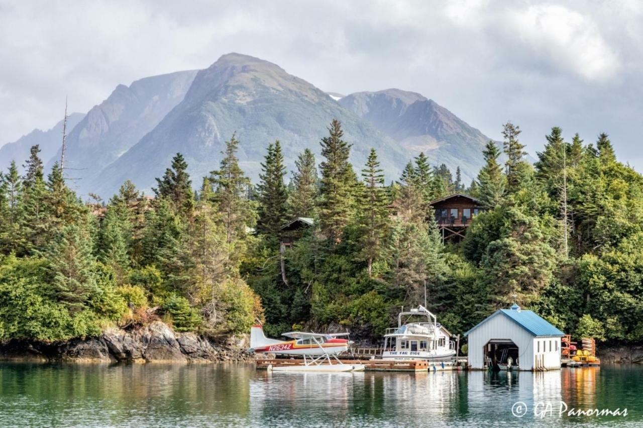 Stillpoint Lodge - All-Inclusive Halibut Cove Экстерьер фото