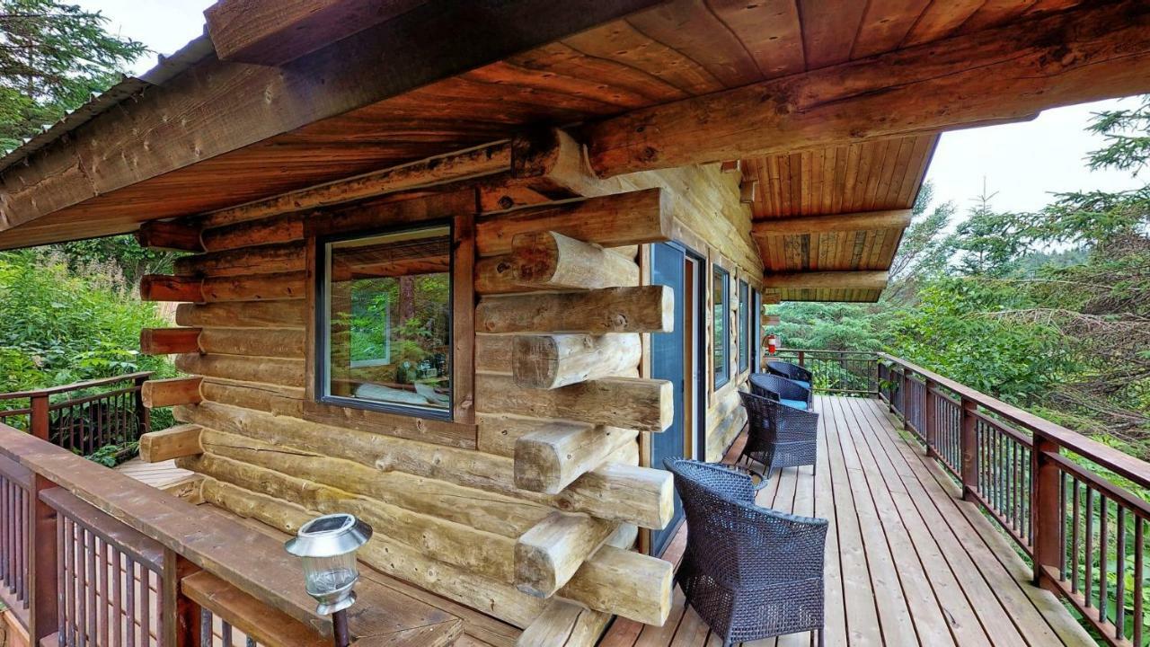 Stillpoint Lodge - All-Inclusive Halibut Cove Экстерьер фото