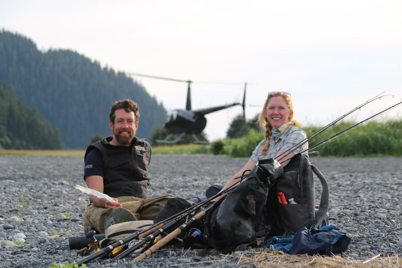 Stillpoint Lodge - All-Inclusive Halibut Cove Экстерьер фото