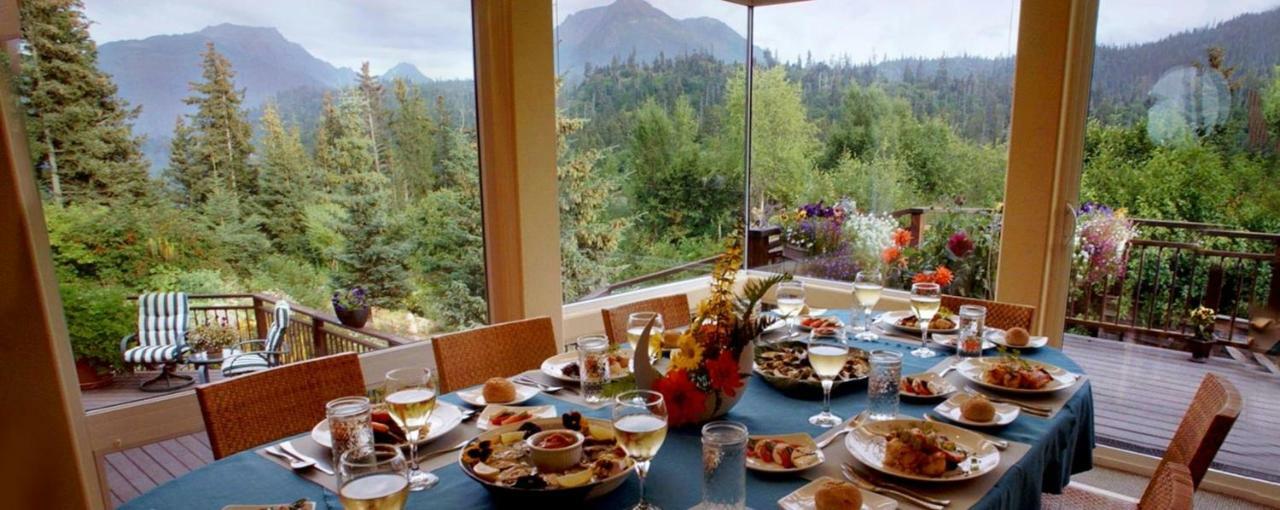 Stillpoint Lodge - All-Inclusive Halibut Cove Экстерьер фото